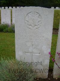 Etaples Military Cemetery - Rushbrooke, Robert