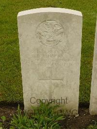 Etaples Military Cemetery - Russell, David