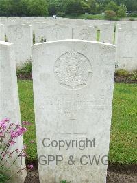 Etaples Military Cemetery - Russell, George