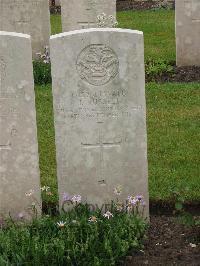 Etaples Military Cemetery - Russell, John