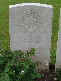 Etaples Military Cemetery - Russell, J F