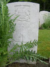 Etaples Military Cemetery - Ruston, Joseph William
