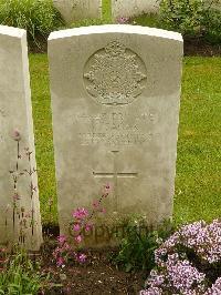 Etaples Military Cemetery - Sagar, John