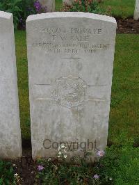Etaples Military Cemetery - Sale, Ernest Walter