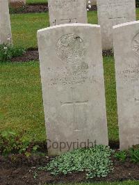 Etaples Military Cemetery - Sampson, James