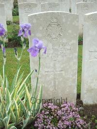 Etaples Military Cemetery - Sargeant, H W