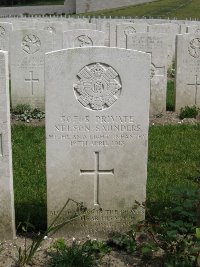 Etaples Military Cemetery - Saunders, Nelson