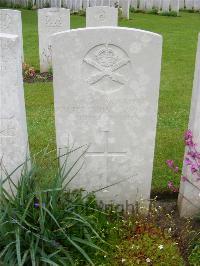 Etaples Military Cemetery - Saunders, Walter Richard