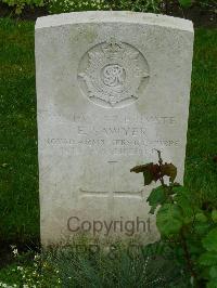 Etaples Military Cemetery - Sawyer, F