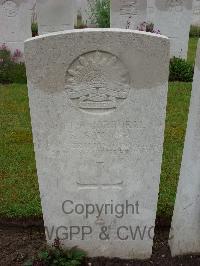 Etaples Military Cemetery - Sawyer, Tom