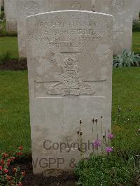 Etaples Military Cemetery - Schofield, Harold