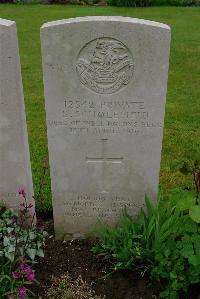 Etaples Military Cemetery - Scholefield, Sam