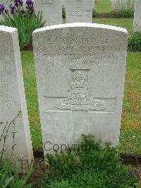 Etaples Military Cemetery - Scholfield, Wilkinson