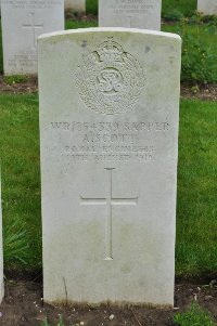 Etaples Military Cemetery - Scott, A