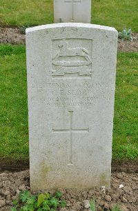 Etaples Military Cemetery - Scott, Charles Edward