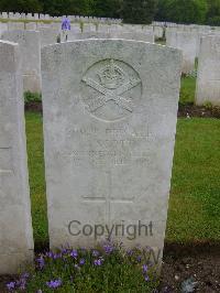 Etaples Military Cemetery - Scott, J