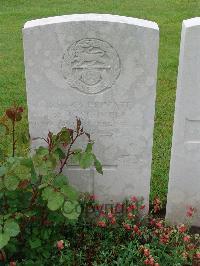 Etaples Military Cemetery - Scovell, A W