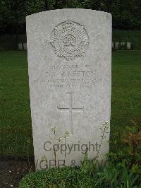 Etaples Military Cemetery - Screeton, Cyril A.