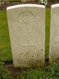 Etaples Military Cemetery - Scribbins, C H