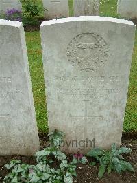 Etaples Military Cemetery - Scullion, J