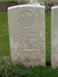 Etaples Military Cemetery - Seabright, J F
