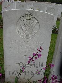 Etaples Military Cemetery - Seakins, A