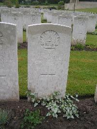 Etaples Military Cemetery - Searle, Eric Norman
