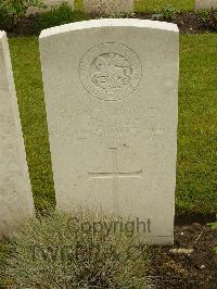 Etaples Military Cemetery - Searle, G