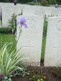 Etaples Military Cemetery - Sears, H G