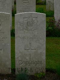 Etaples Military Cemetery - Seaton, Herbert Harry