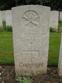 Etaples Military Cemetery - See, W T