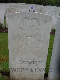 Etaples Military Cemetery - Selsby, E W