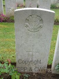 Etaples Military Cemetery - Semmence, E J