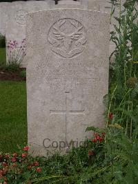 Etaples Military Cemetery - Shand, James