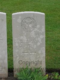 Etaples Military Cemetery - Shaw, Alexander