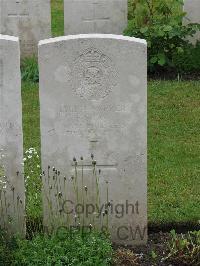 Etaples Military Cemetery - Shaw, Fred