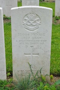 Etaples Military Cemetery - Shaw, Fred