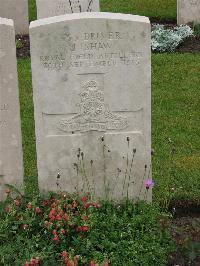 Etaples Military Cemetery - Shaw, J