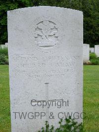 Etaples Military Cemetery - Shaw, Richard Joseph