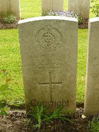 Etaples Military Cemetery - Shaw, Thomas Henry