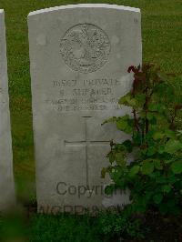 Etaples Military Cemetery - Shearer, Robert