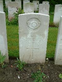 Etaples Military Cemetery - Shields, George