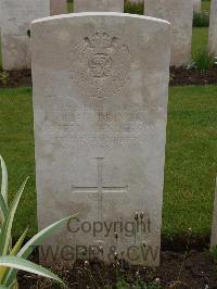 Etaples Military Cemetery - Shiell, Joseph