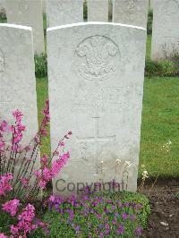 Etaples Military Cemetery - Short, J A