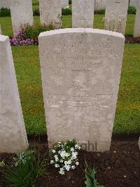 Etaples Military Cemetery - Shuttle, Harry