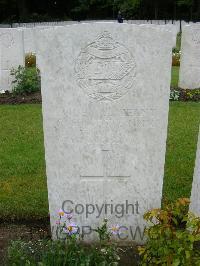 Etaples Military Cemetery - Silvester, George
