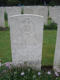 Etaples Military Cemetery - Simkins, Frederick John