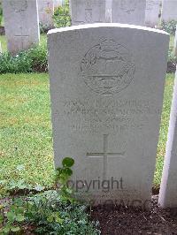 Etaples Military Cemetery - Simmons, Alfred George