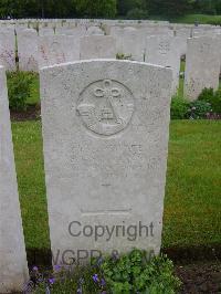 Etaples Military Cemetery - Simmons, Ellis Irving