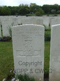 Etaples Military Cemetery - Simpkins, Tom